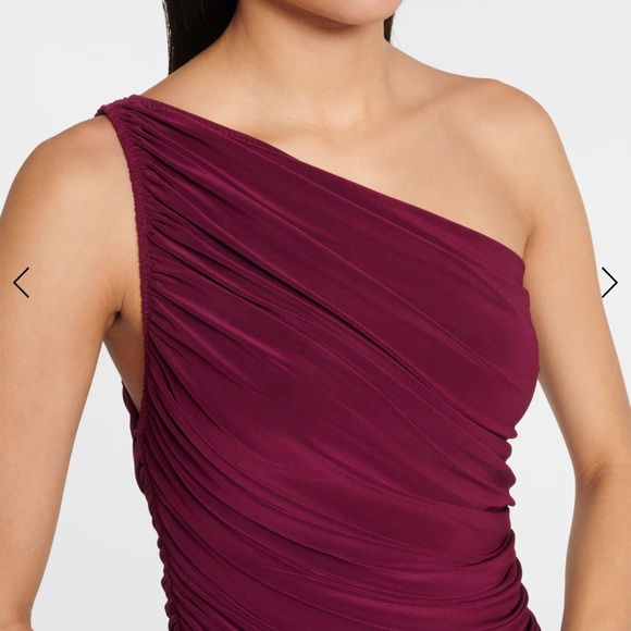 Norma Kamali Diana ruched jersey midi dress - Picture 2 of 5